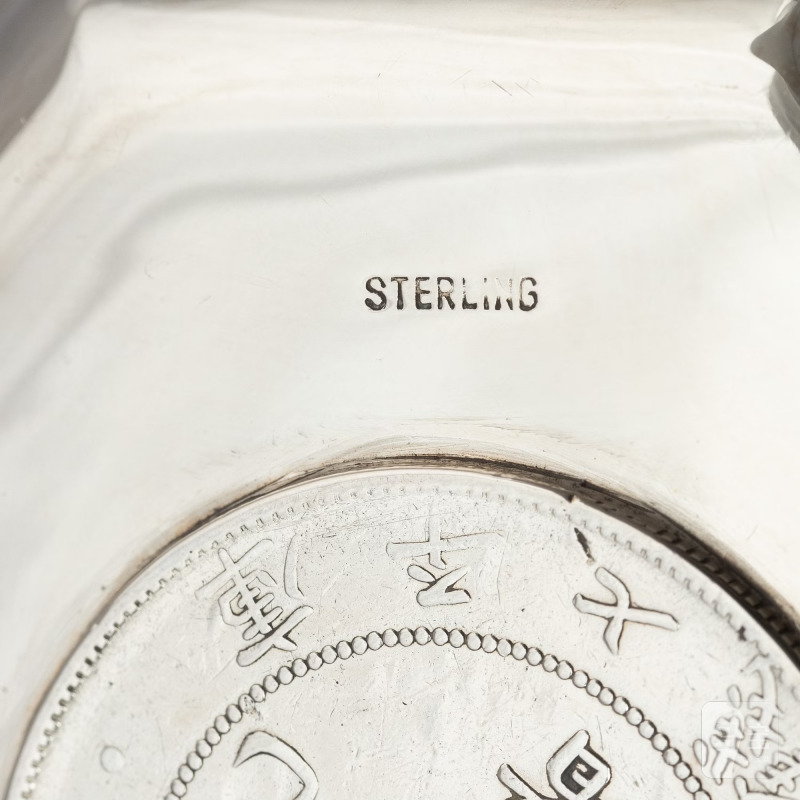 Two silver coasters and a money clip, - 图5